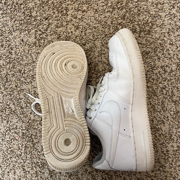 Nike Air Force 1’s in white. Size US women’s 6.5 - Picture 2 of 4